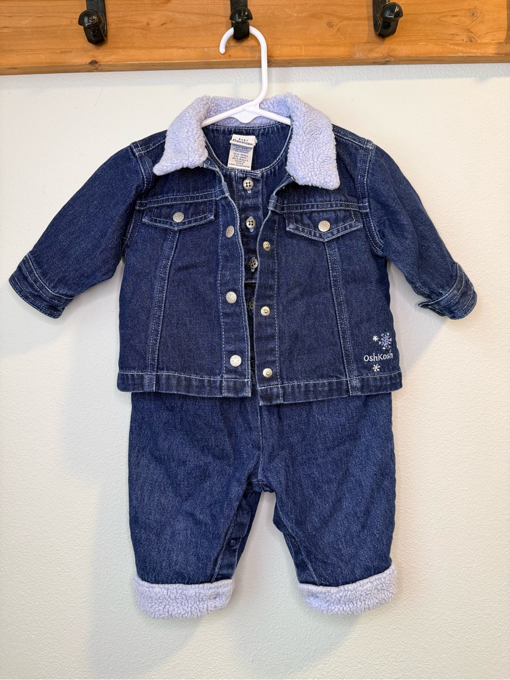 OshKosh B'gosh Baby Denim Jacket & Pants Set - Sherpa and Snowflakes 3-6 months